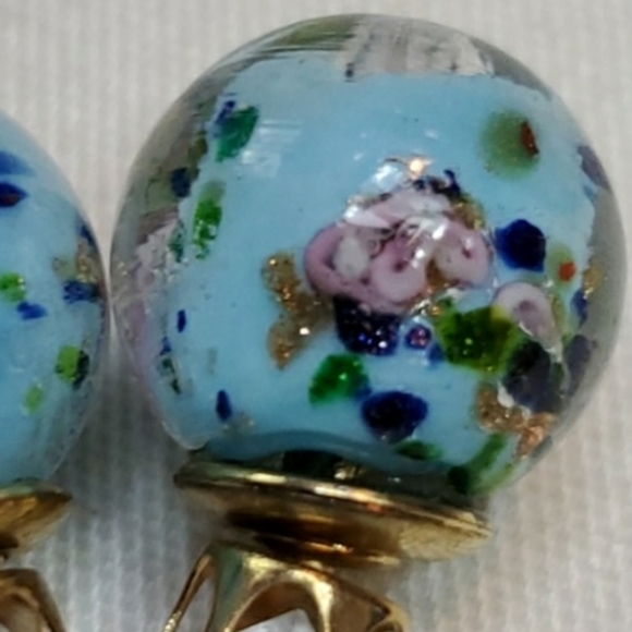 🎉HP 7/06🎉 Floral Glass Double Sided Earrings - Picture 3 of 5